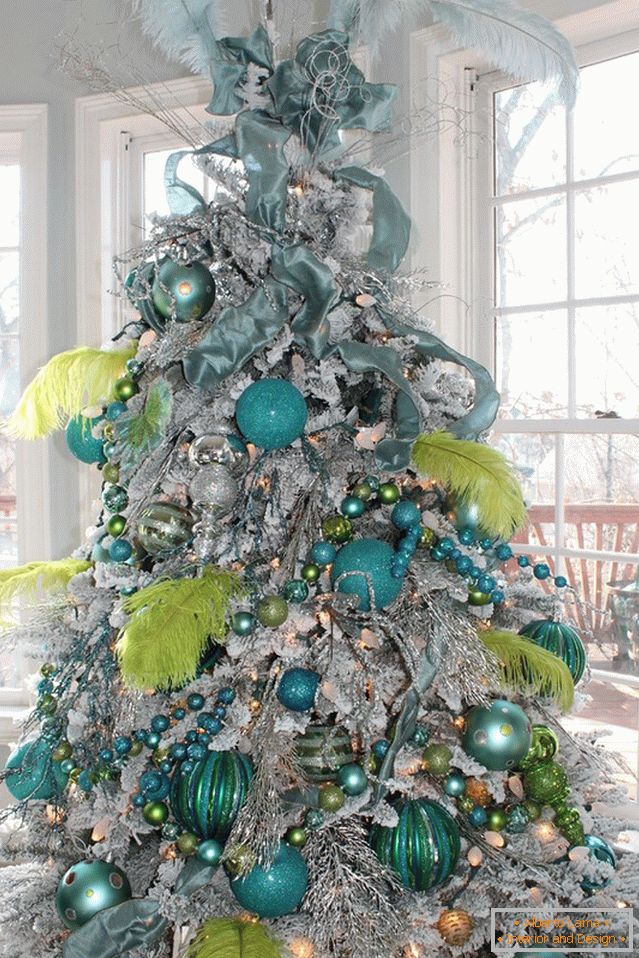 Сино-вар декорација на Нова Година дрво