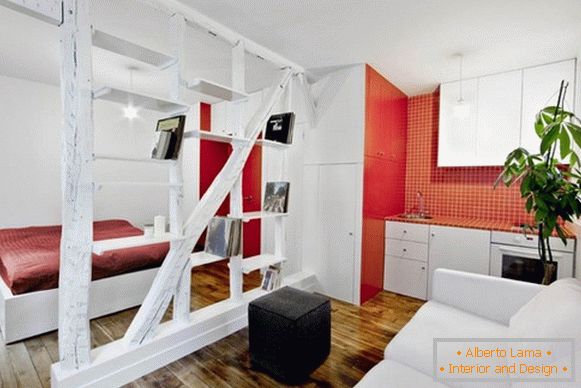 Студио стан во црвена и бела боја