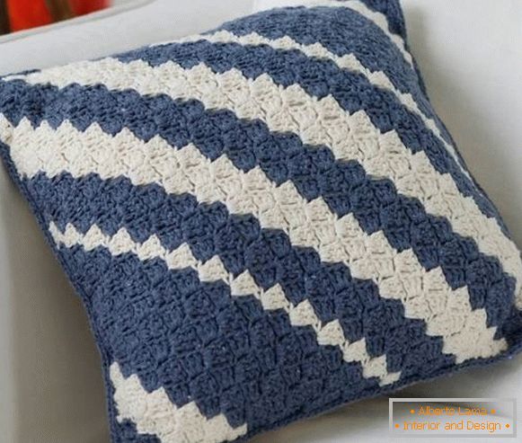 Стилски и модерен дизајн на перници за софа - фото крчкачки капчиња