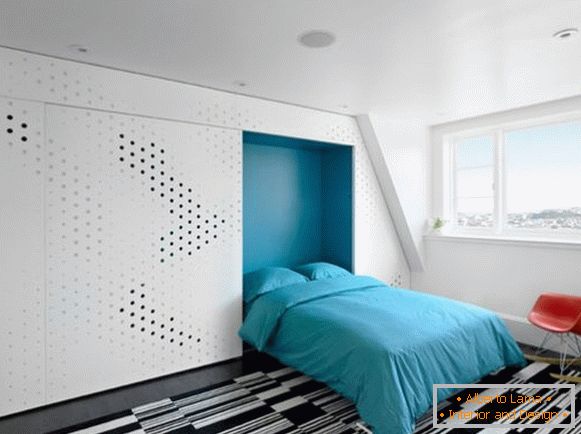Преклопен кревет во пријатна спална соба