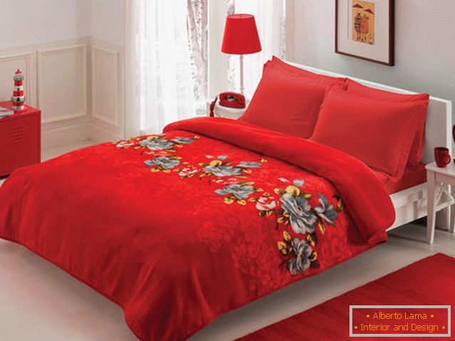 Романтична спална соба во црвени бои