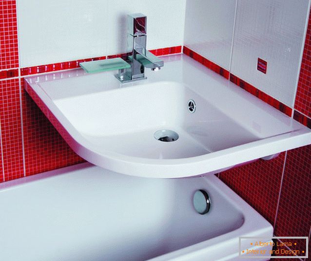 Црвена боја во дизајнот на бања