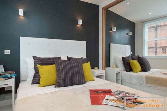 Спална соба дизајн во мал стан во Лондон