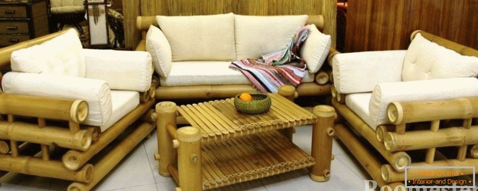 Бамбус мебел со перници