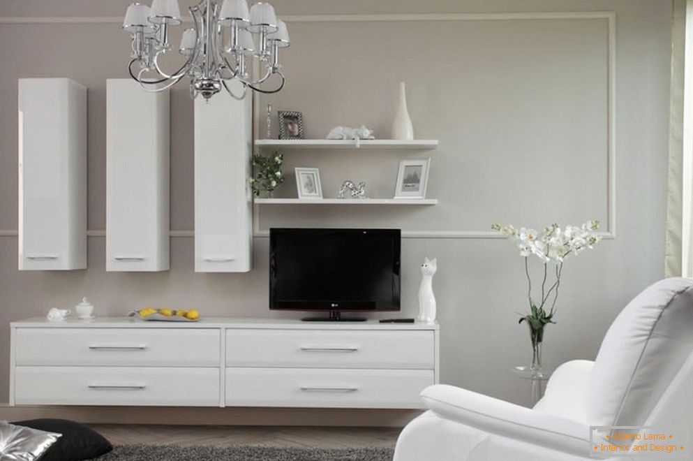 Соба со бел мебел