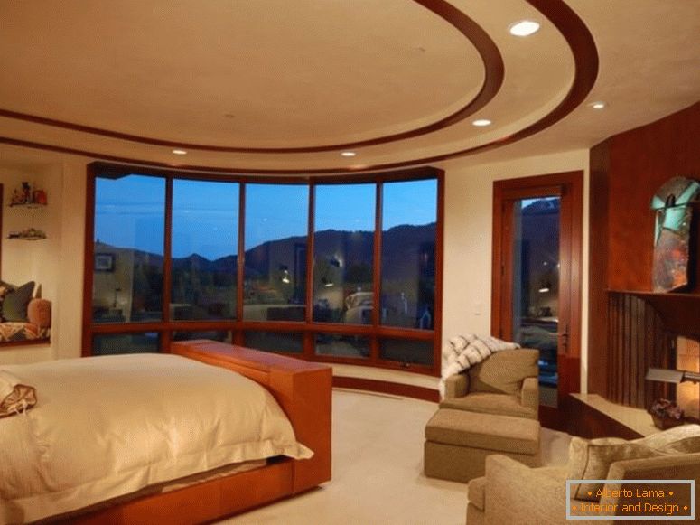 голем-господар-спална соба-со-вграден во дневниот кревет-залив-прозорец-балкон