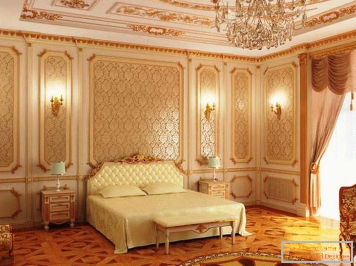 Златните обрасци совршено се вклопуваат во целокупниот состав на барокниот стил. Стилска спална соба за двојка.
