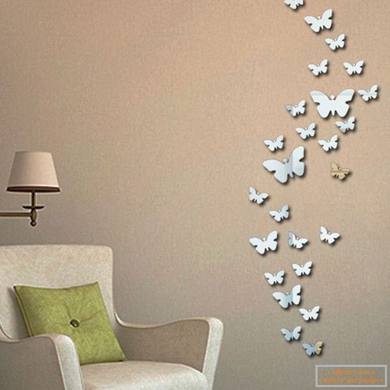 Огледало пеперутки на ѕидот