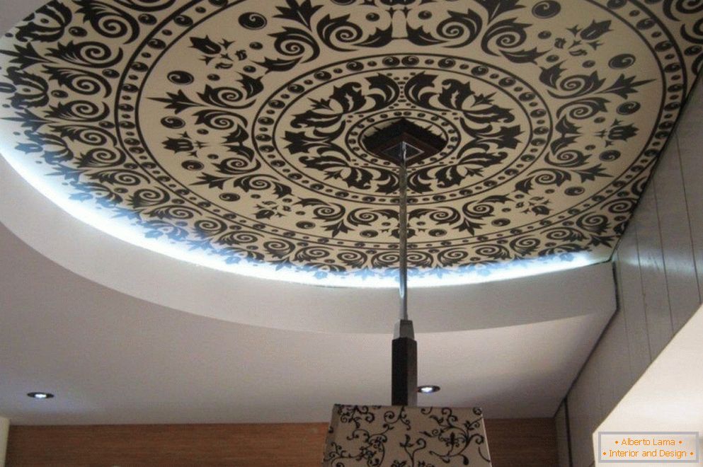Најлесен метод на decoupage на таванот по сликањето