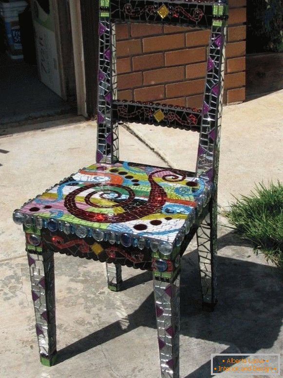 Запечатување на стол со мозаик