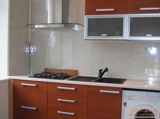 Внатрешен дизајн на една соба стан Хрушчов - кујна во стилот на минимализмот