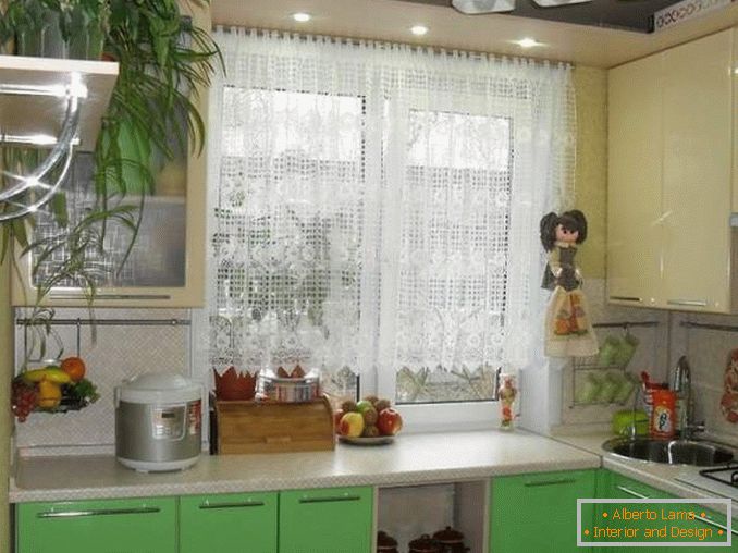 Дизајн на 1 соба стан во Хрушчов - слика на мала кујна