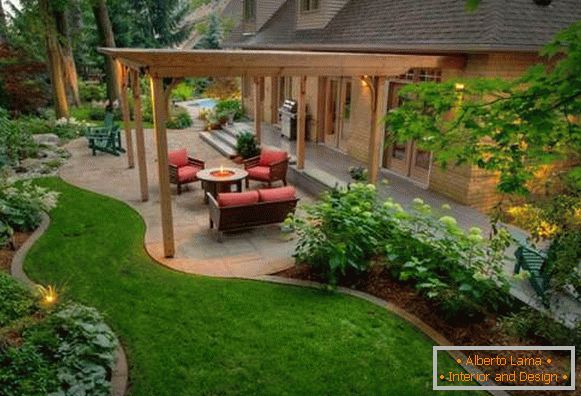 Убава тераса со белведер во близина на приватна куќа - фото 2017