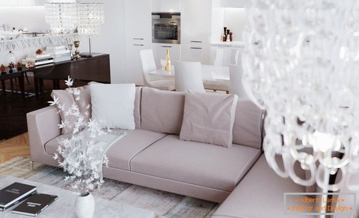 Луксузен, гламурозен дизајн на гостинската соба во стилот на декорација со правилно избрани светилки. Деко стил