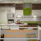 Мебел во кујната со зелени тонови