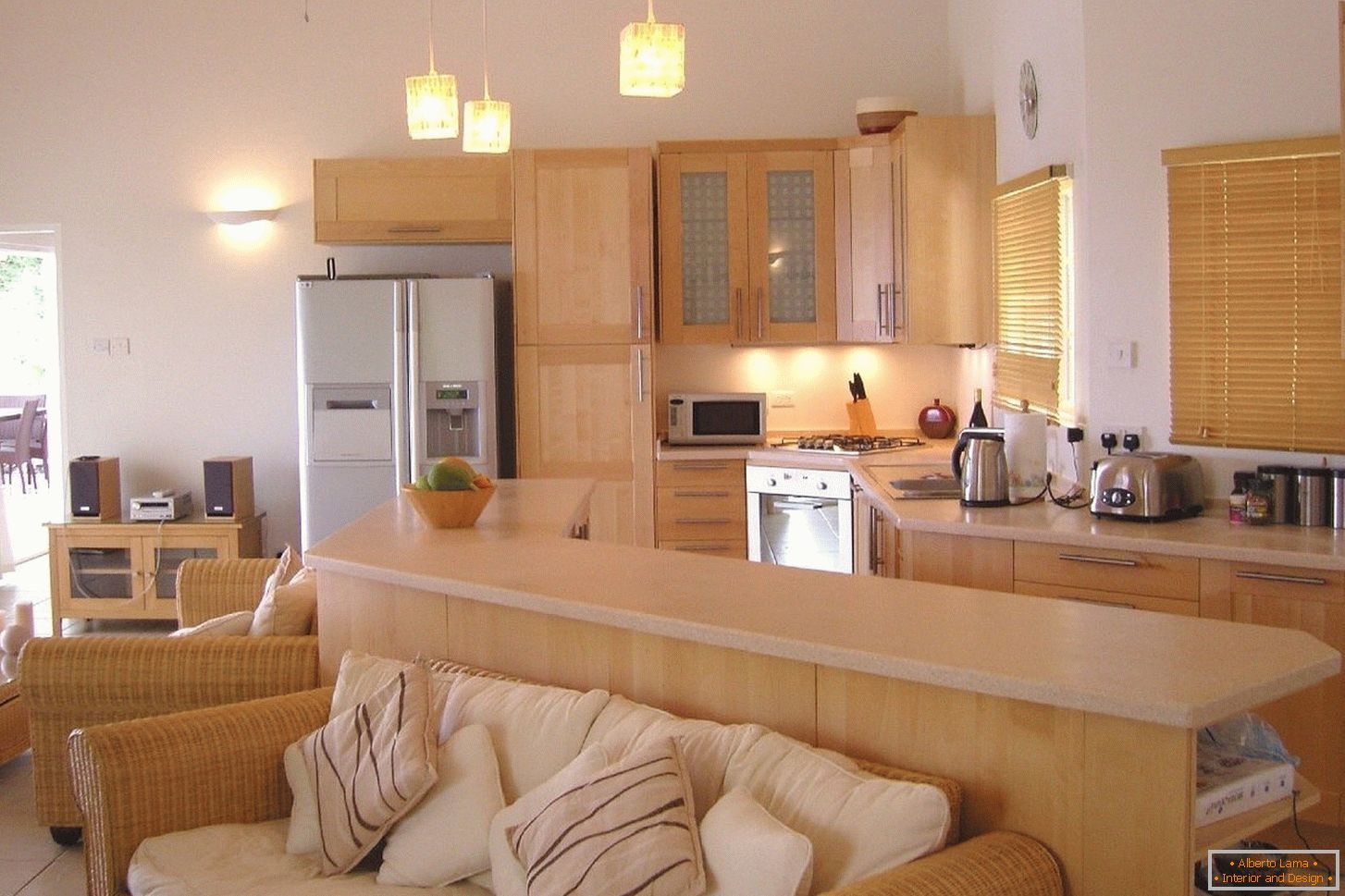 Кујна-студио со комбиниран изглед