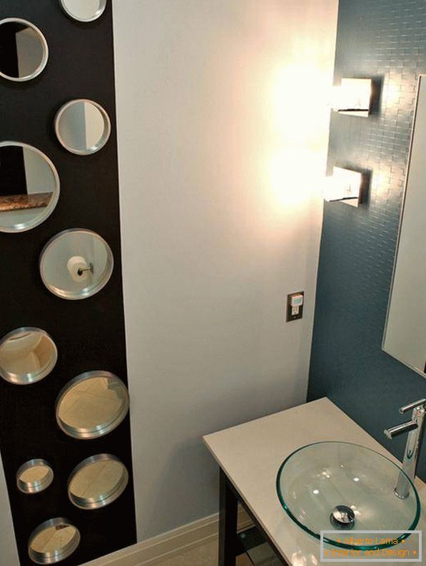 Мала бања со огледала