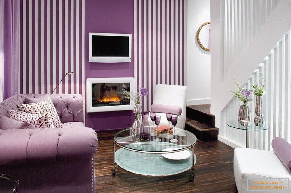 Виолетова троседот и ѕидовите во собата
