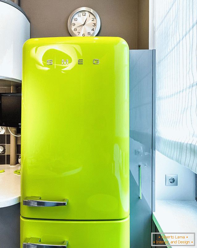 Модерен светло зелен фрижидер