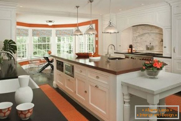 Acker кујна во портокалова боја