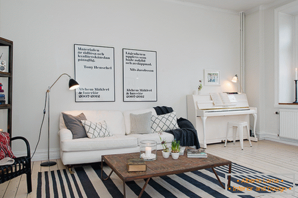 Гранд пијано во дневната соба станови во скандинавски стил
