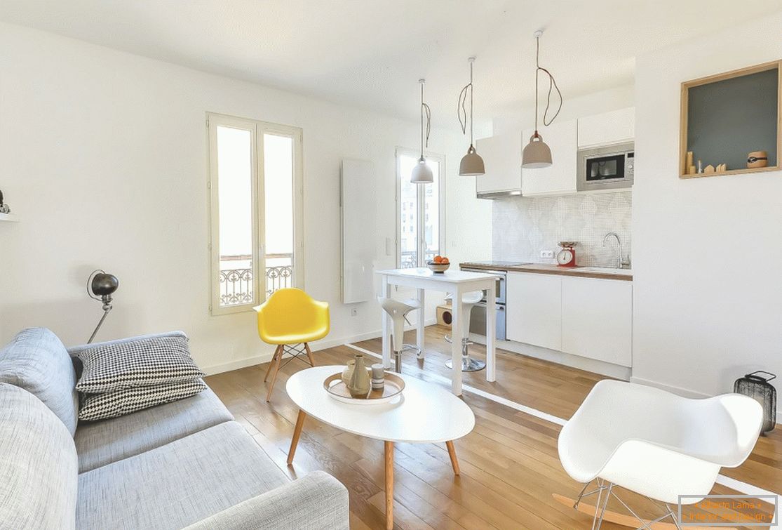 Дневна соба со кујна во бела боја