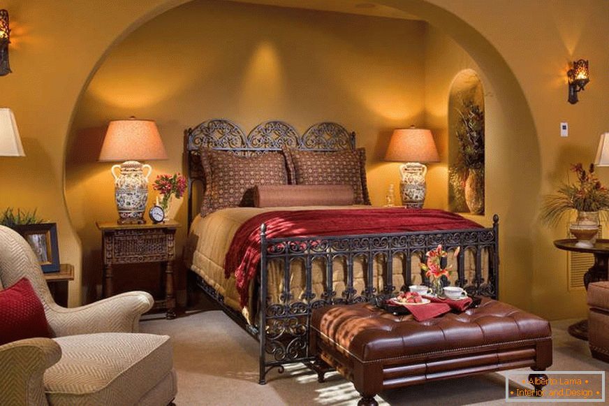Спална соба во шпански стил