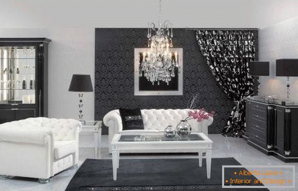 Црно-бела соба со кристален лустер
