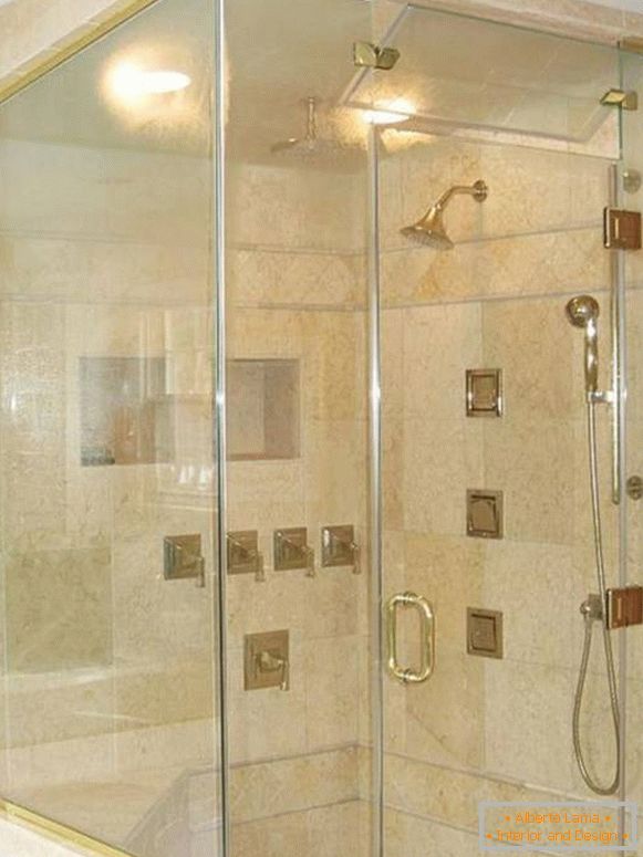 Како да се тушира ​​со пареа