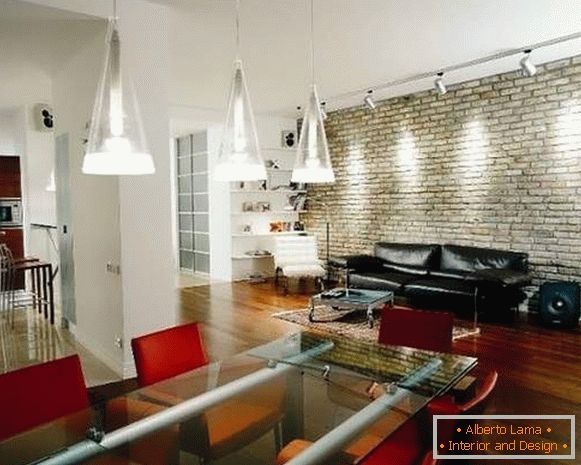 Лофт ентериер дизајн на двособен стан - слика на кујна во дневната соба