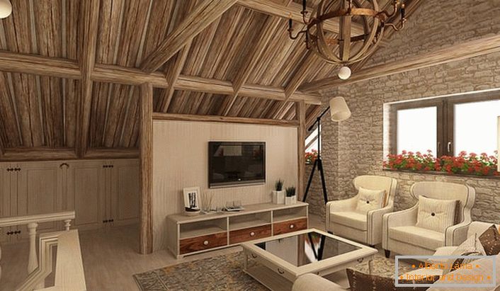Гостинска соба на таванот на скандинавската куќа. Таванскиот простор под јасно водство на дизајнерот стана полноправна, функционална и привлечна дневна соба.