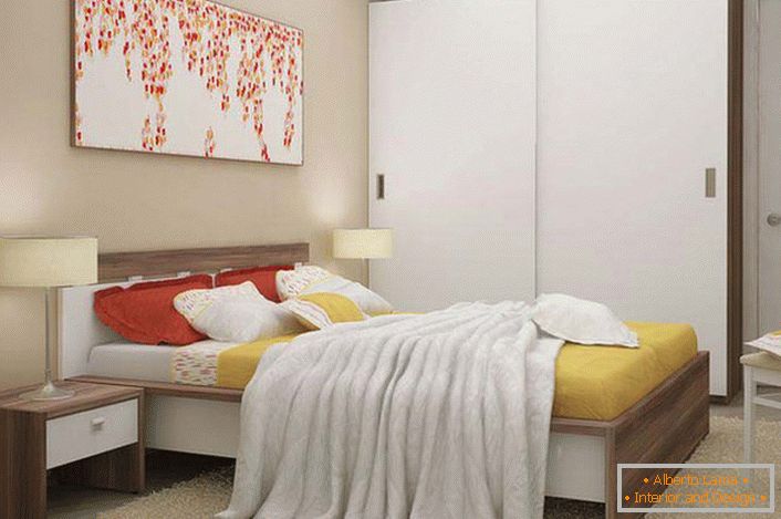 Лаконскиот и функционален модуларен мебел е вистинскиот избор за мала спална соба.