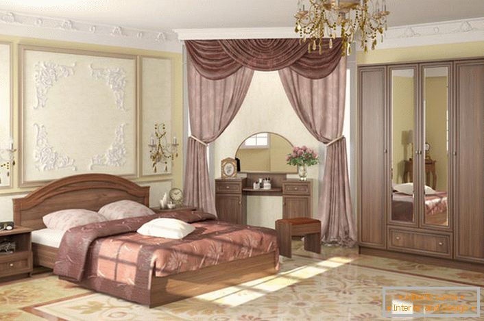 Елегантен модуларен мебел во класичен стил за благородна, луксузна спална соба.