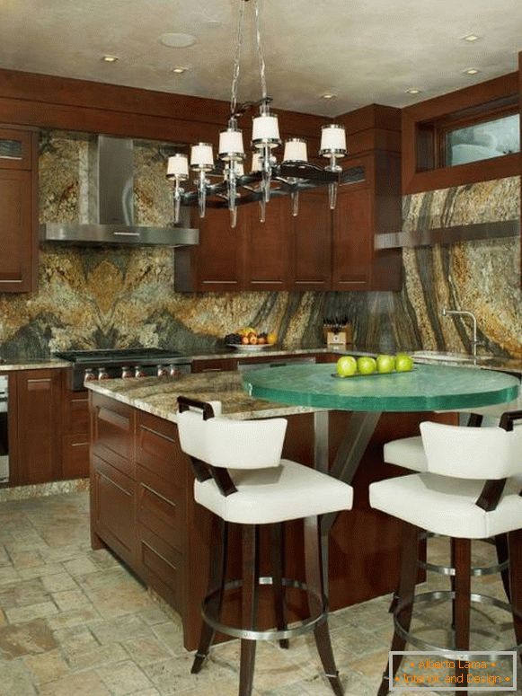 Луксузна кујна со камено декорација 2015