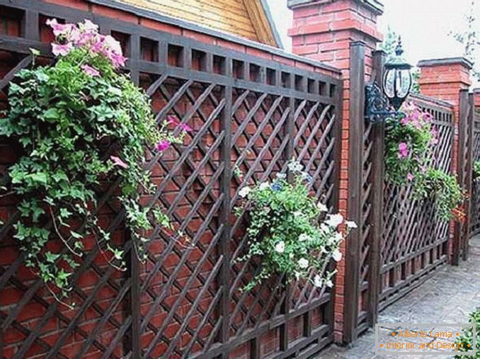 каков вид на ограда подобро да се стави во приватна куќа