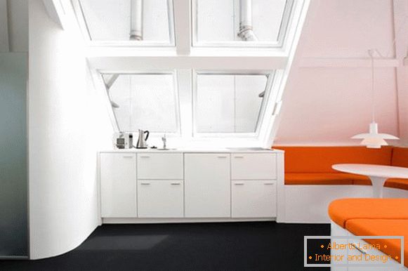 Креативен ентериер на станот во портокалова боја