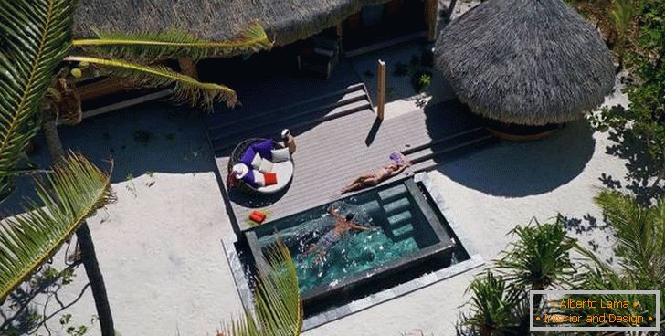 Тераса со базен во хотелот Брандо