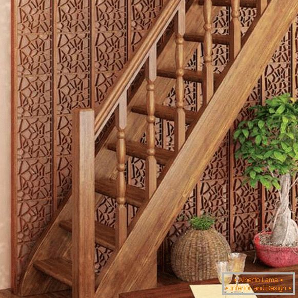 Убава скалила дизајн во приватна куќа - слика на дрвен модел