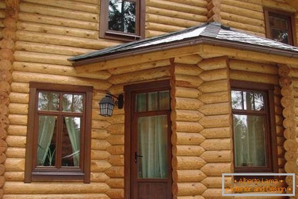 Платпи на прозорци во дрвена куќа слика, слика 2