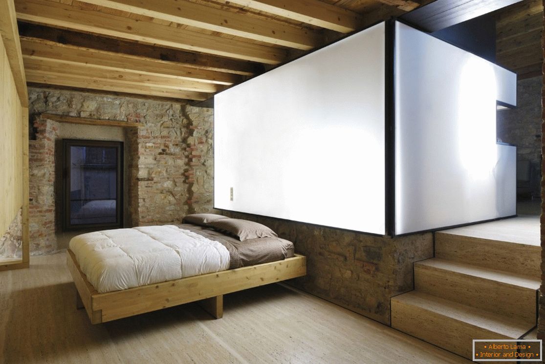 Спална соба во дрвена куќа во Бреша