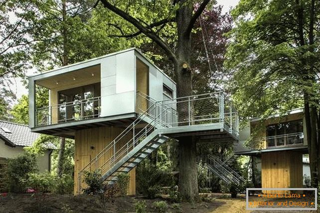 Невообичаена куќа од дрво от Baumraum