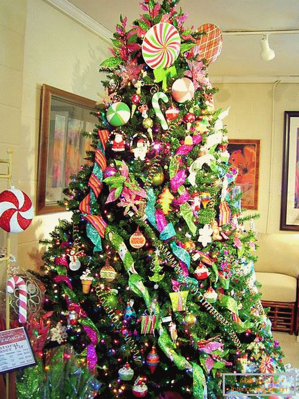 Декорација на новогодишна елка