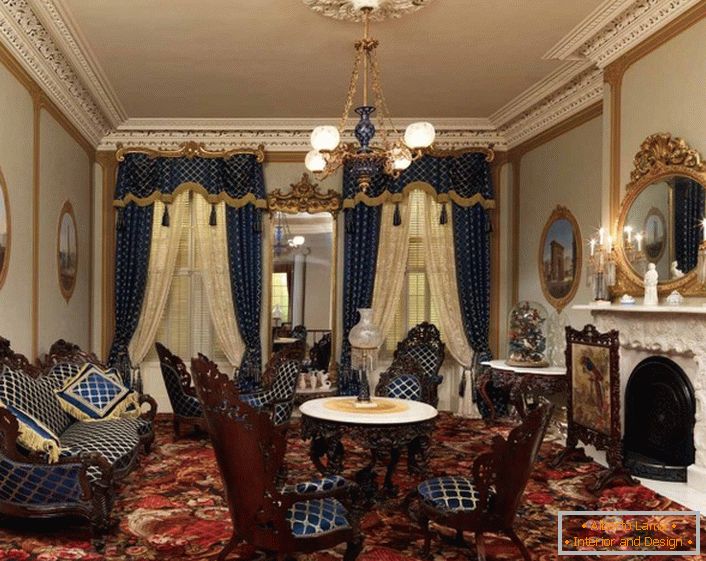 Одличен пример за избор на мебел за дневната соба во барокниот стил.