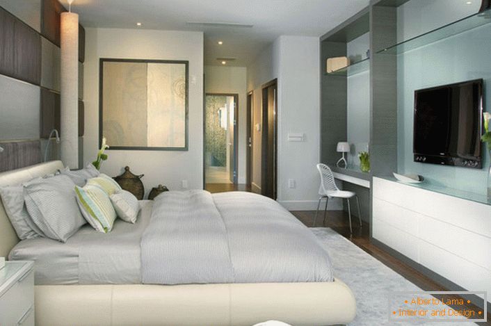 Спална соба во стилот на Арт Нову во сива и мека сина боја.