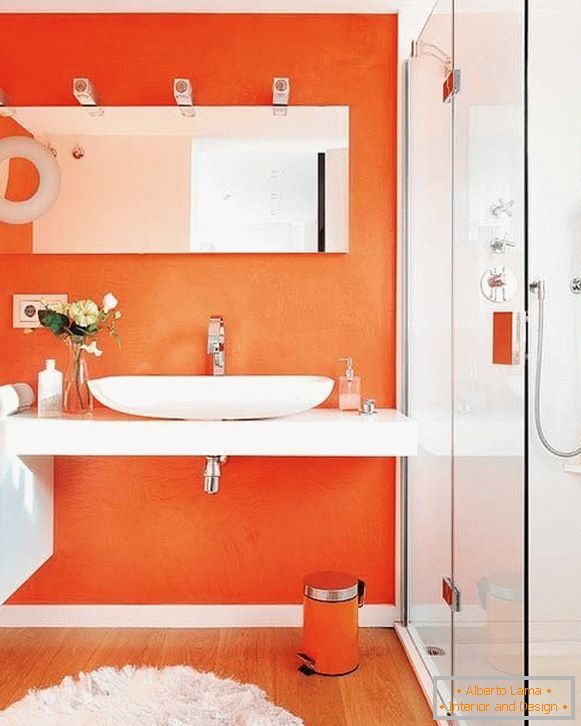 Огледало во портокаловата бања