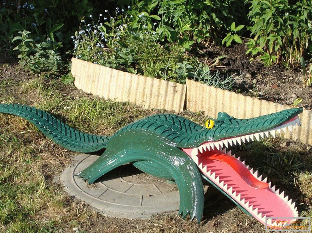Крокодил направен од гума