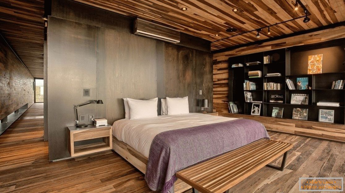 Ѕидови, подови и тавани се завршени со дрвени панели