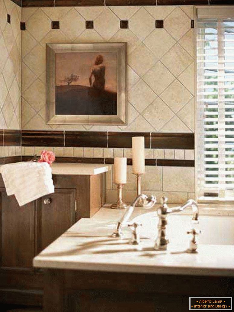 купатило-contempo-слика-на-бања-декорација-користење-дијагонала-травертин-плочка-бања-ѕид-вклучувајќи-еден-цврст-даб-дрво-крем-бања-суета и бело-слепи-бања- третман-фантастичен-im