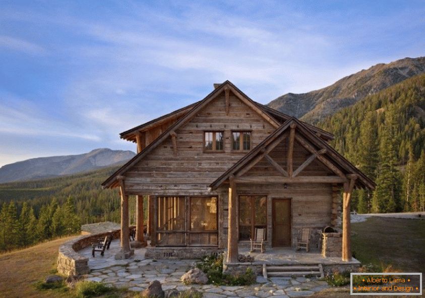 Луксузна дрвена куќа во планините
