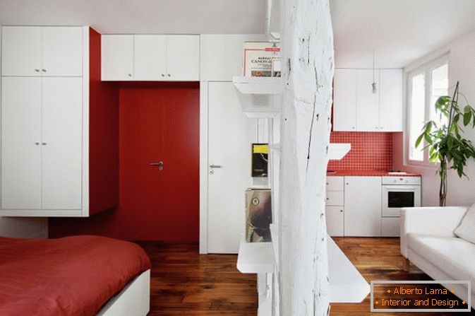 Студио стан во бела и црвена боја